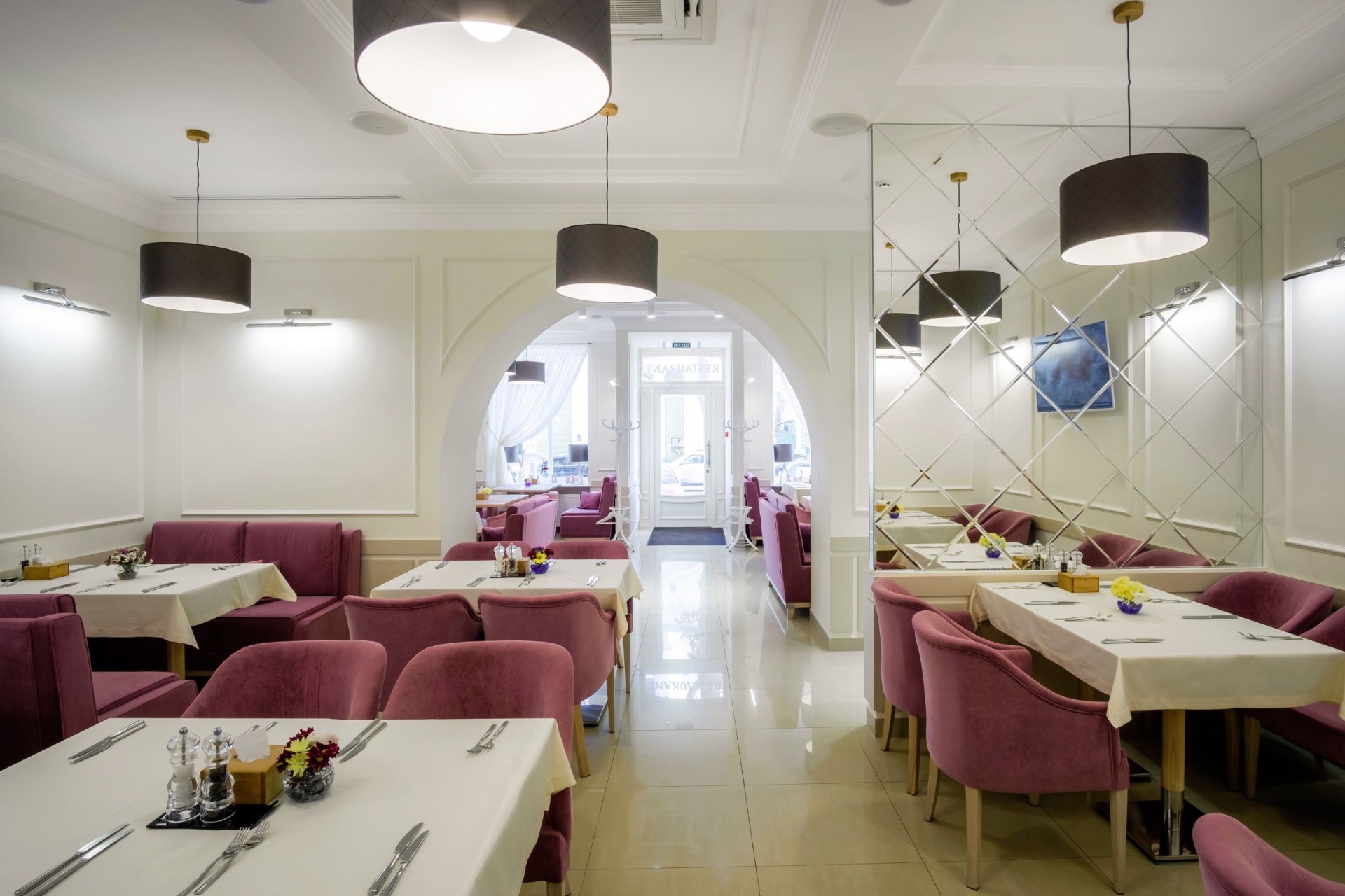 dizajn--otelya-i-restorana-Santorini-De-Luxe (3)
