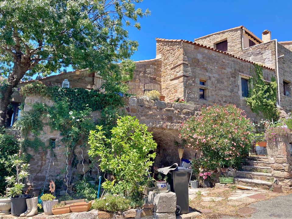 Апартаменты на Лазурном берегу Франции для последующей реновации и продажи