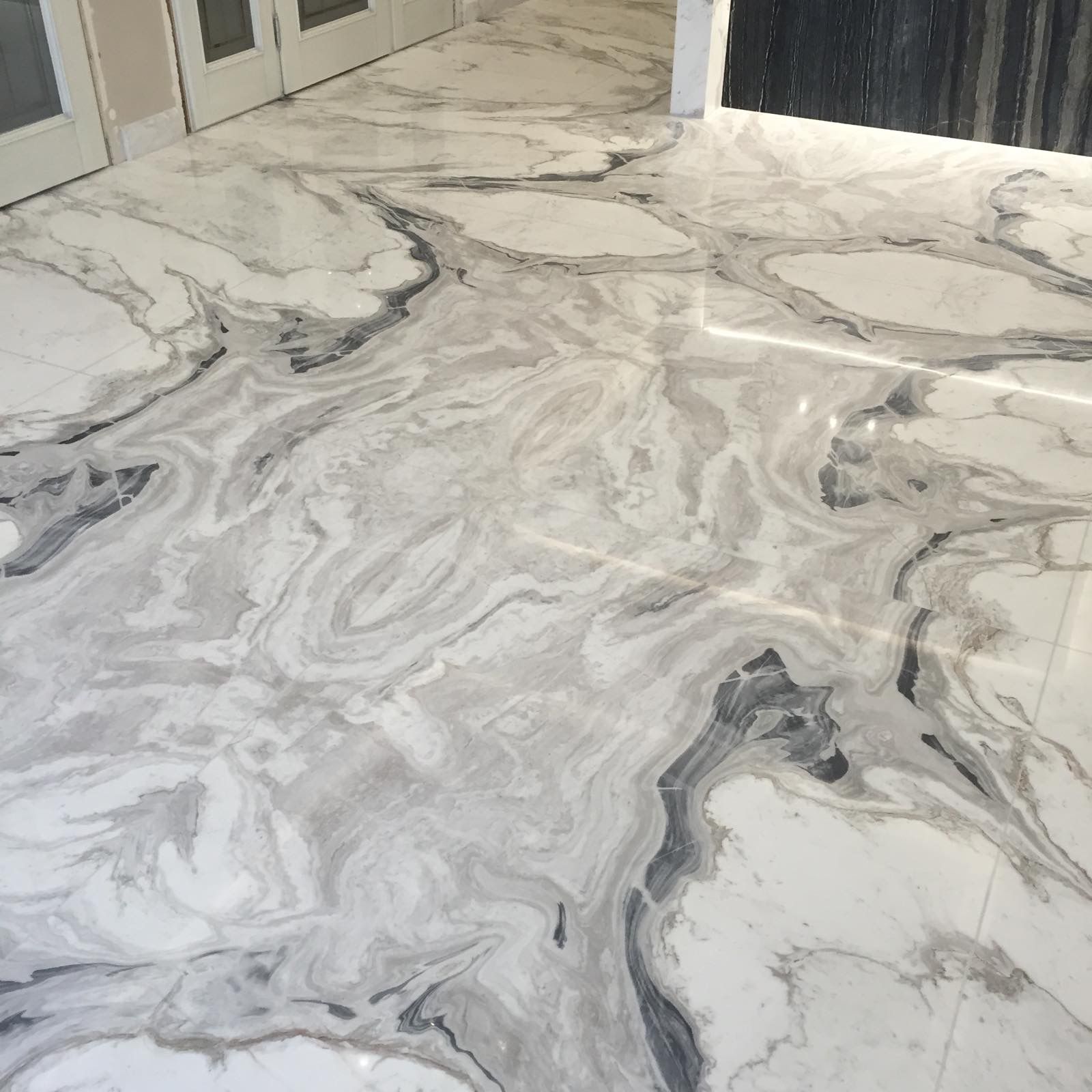 Мрамор Волокас, укладка бабочкой