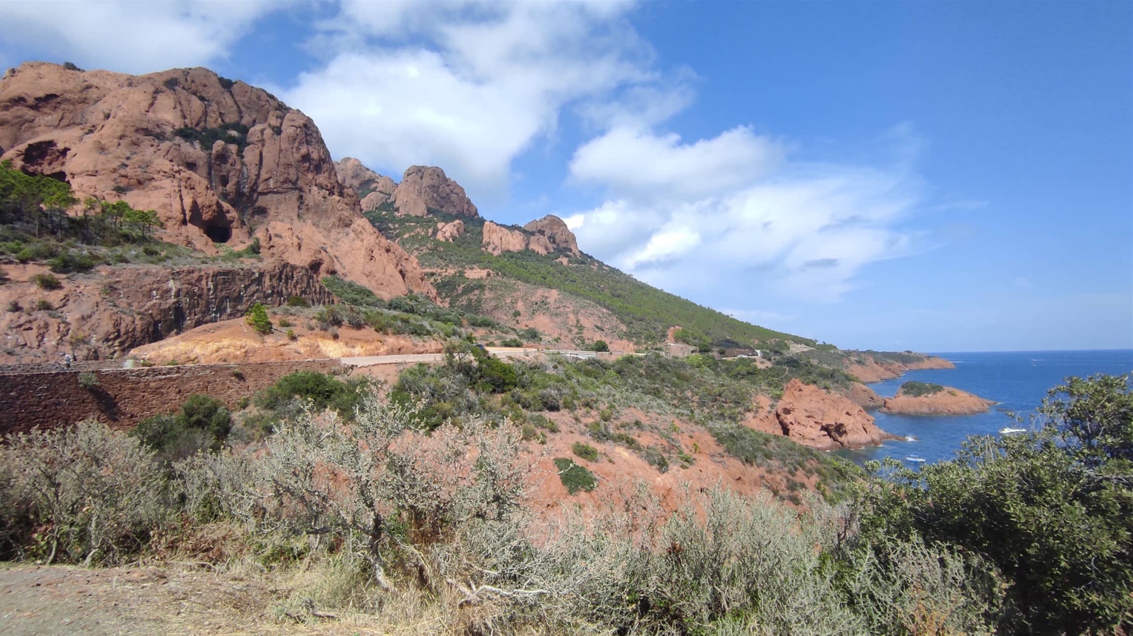 Красивая потенциальная локация для глемпинга - Лазурный Берег Франции, горный массив Эстерель