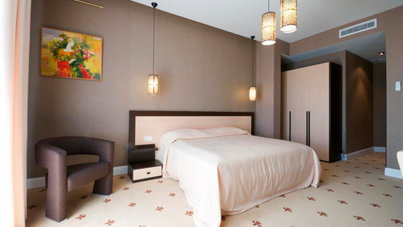 Готель &laquo;Ark Spa Appartments&raquo;: Проєктування, виготовлення та монтаж меблів