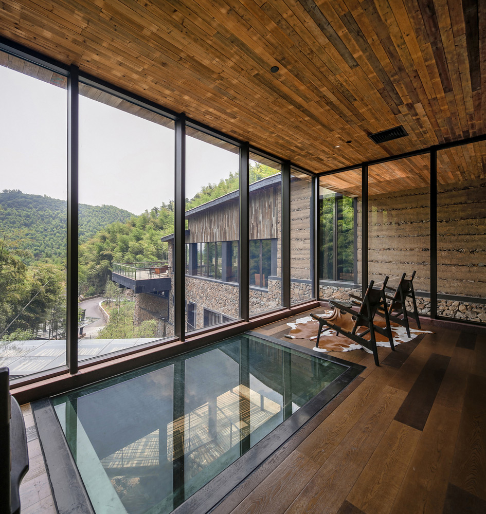 Курорт Naked Castle