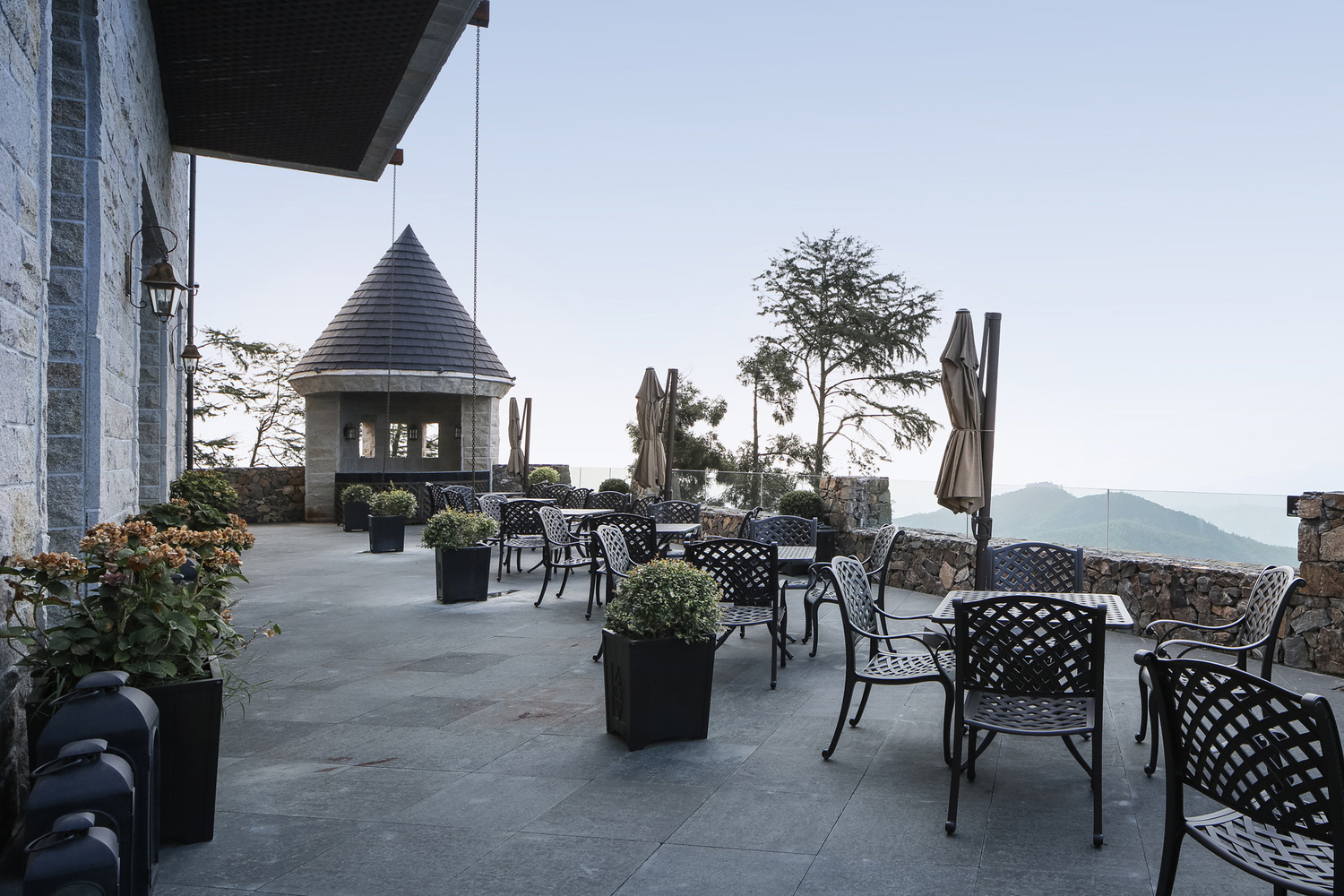 Курорт Naked Castle