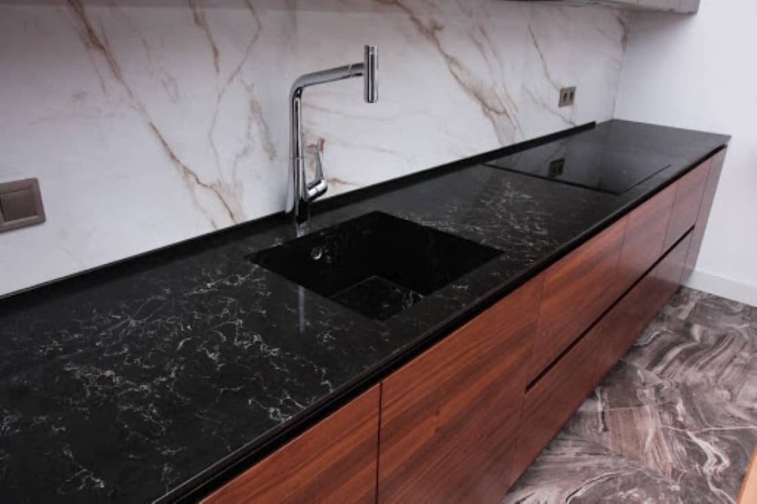 Кухонная столешница из кварца